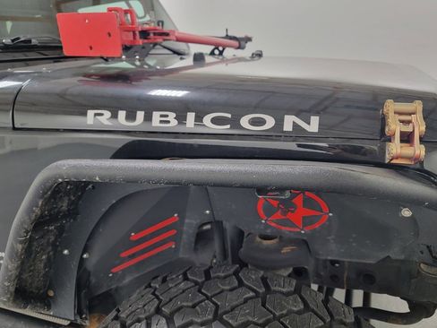 Used 2018 Jeep Wrangler Unlimited Rubicon w/ Connectivity Group image 9