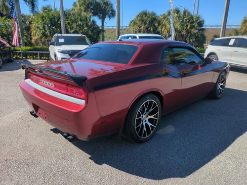 Used 2014 Dodge Challenger R/T image 5