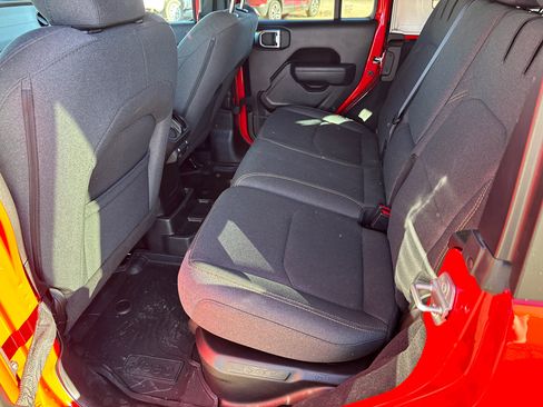 Used 2025 Jeep Wrangler Willys image 20
