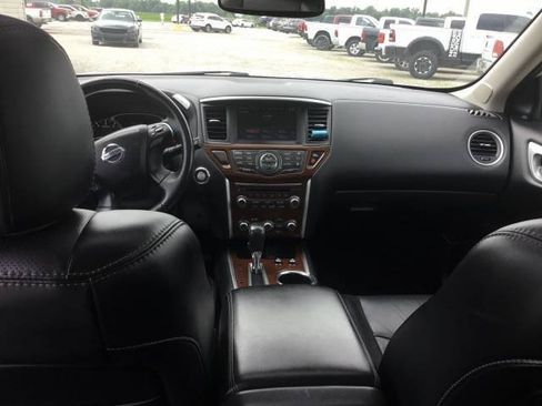 Used 2018 Nissan Pathfinder Platinum AWD/4WD image 13