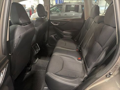 Used 2019 Subaru Forester Premium image 11
