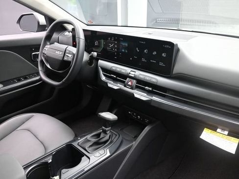 Used 2026 Kia K4 EX FWD image 28