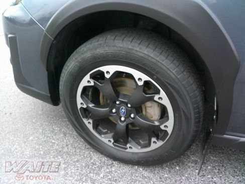 Used 2022 Subaru Crosstrek 2.0i Premium w/ Moonroof Package image 9