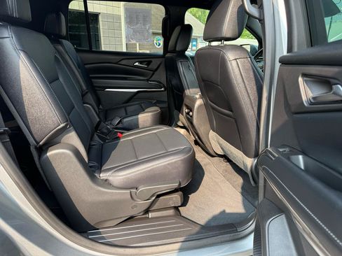 Used 2026 Chevrolet Traverse LT AWD/4WD image 12