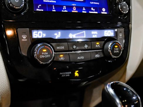 Used 2019 Nissan Rogue Sport SV w/ Technology Package FWD image 21