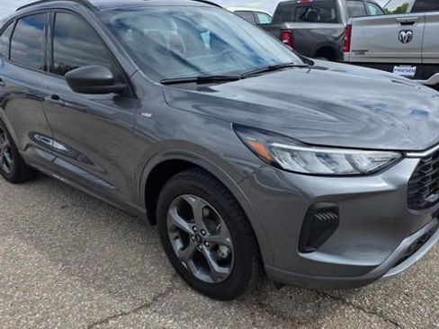 Used 2024 Ford Escape ST-Line w/ Tech Pack #1 AWD/4WD image 3