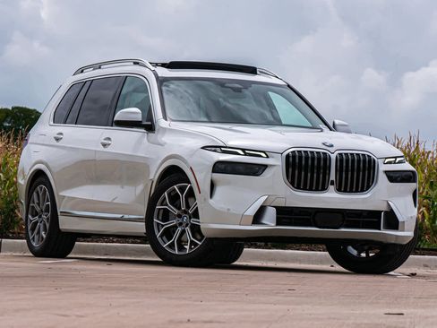 Used 2025 BMW X7 xDrive40i image 1
