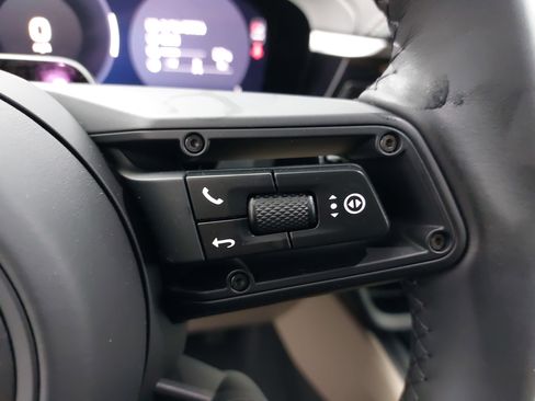 New 2026 Porsche Macan 4 Electric image 20