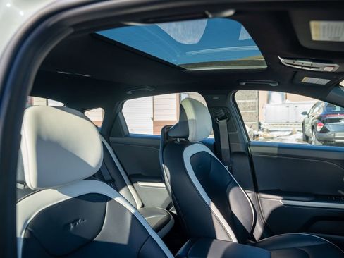 Used 2025 Kia K4 GT-Line Turbo image 12