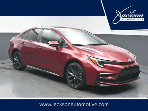 Used 2024 Toyota Corolla SE image 1