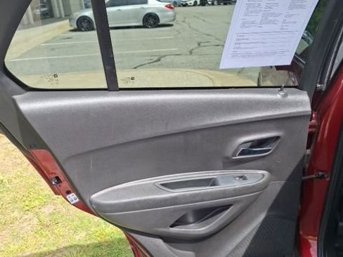 Used 2019 Chevrolet Trax LT w/ Driver Confidence Package AWD/4WD image 16