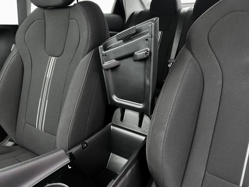 New 2025 Hyundai Elantra Blue image 18