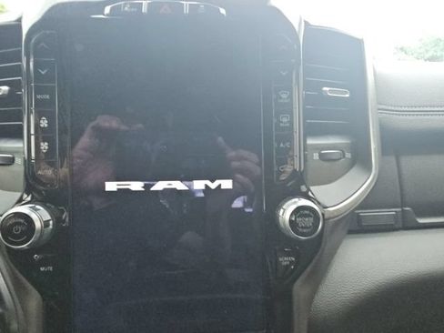 Used 2022 RAM 3500 Laramie AWD/4WD image 13