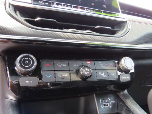 Used 2024 Jeep Compass Trailhawk image 22