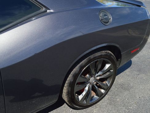 Used 2014 Dodge Challenger SRT8 w/ Harman/Kardon Audio Group RWD image 4