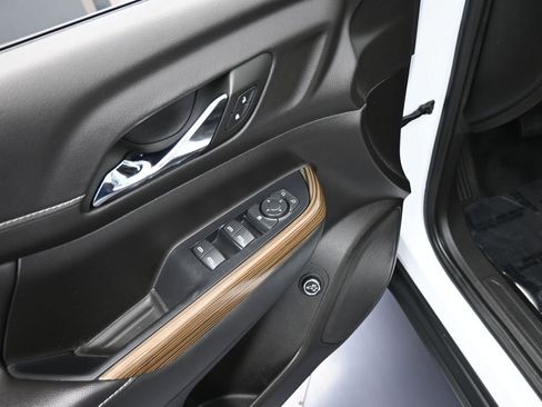 Used 2022 GMC Acadia SLE w/ Driver Convenience Package image 13