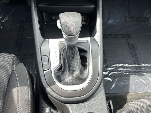 Used 2024 Kia Forte LXS w/ LXS Technology Package FWD image 17