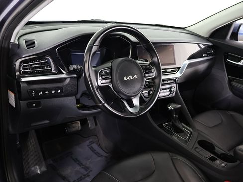 Used 2022 Kia Niro Touring Special Edition image 29