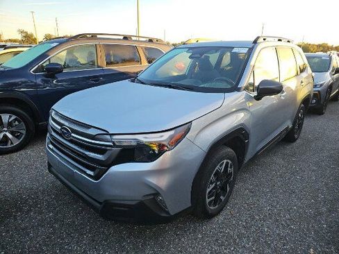 Used 2025 Subaru Forester Premium AWD/4WD image 5