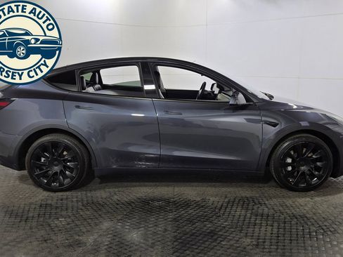Used 2021 Tesla Model Y Long Range AWD/4WD image 8