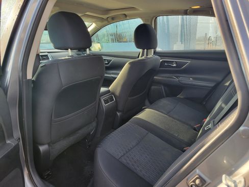 Used 2016 Nissan Altima 2.5 SV w/ Convenience Package image 12