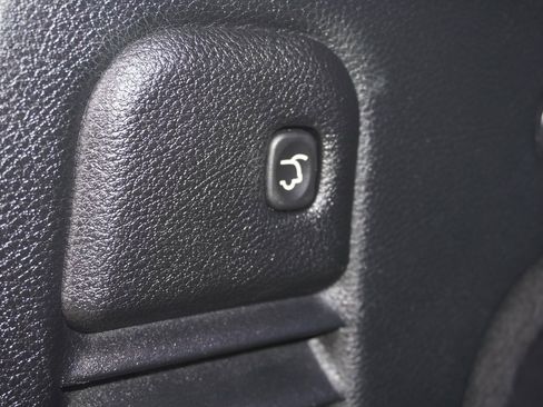 Used 2018 Jeep Grand Cherokee Limited image 9