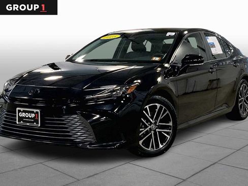 Used 2025 Toyota Camry XLE w/ Premium Package image 1
