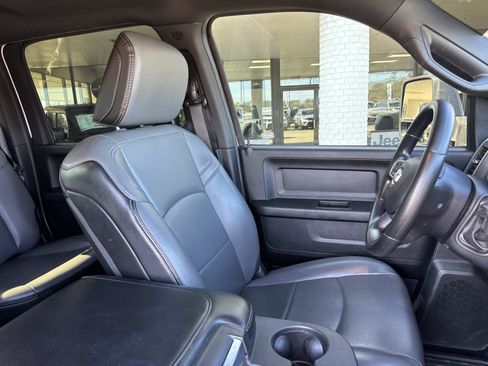 Used 2024 RAM 3500 Tradesman w/ Chrome Appearance Group image 10