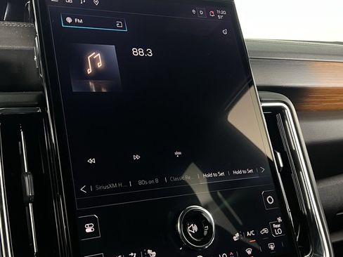 Used 2025 GMC Yukon XL Denali image 18