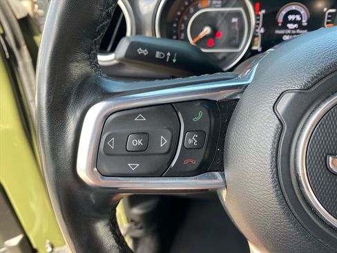 Used 2023 Jeep Wrangler Unlimited Sahara AWD/4WD image 19
