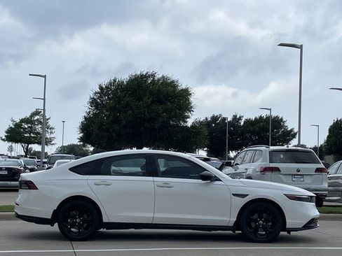 Used 2025 Honda Accord SE image 3