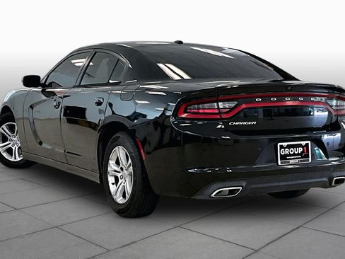 Used 2019 Dodge Charger SXT RWD image 11