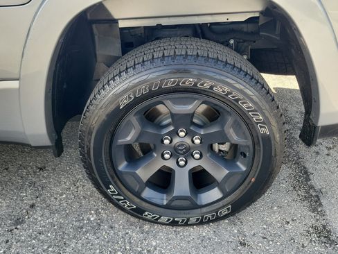 Used 2025 RAM 1500 Big Horn AWD/4WD image 29