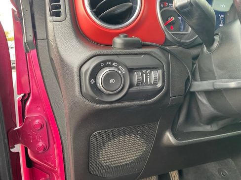 Used 2021 Jeep Wrangler Unlimited Rubicon AWD/4WD image 18