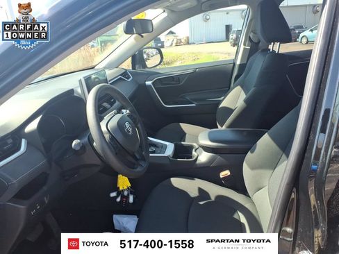 Used 2025 Toyota RAV4 LE AWD/4WD image 13