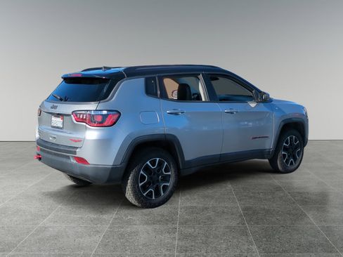 Used 2019 Jeep Compass Trailhawk image 5