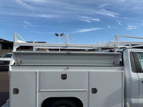 New 2026 Ford F250 XL w/ XL Chrome Package image 10