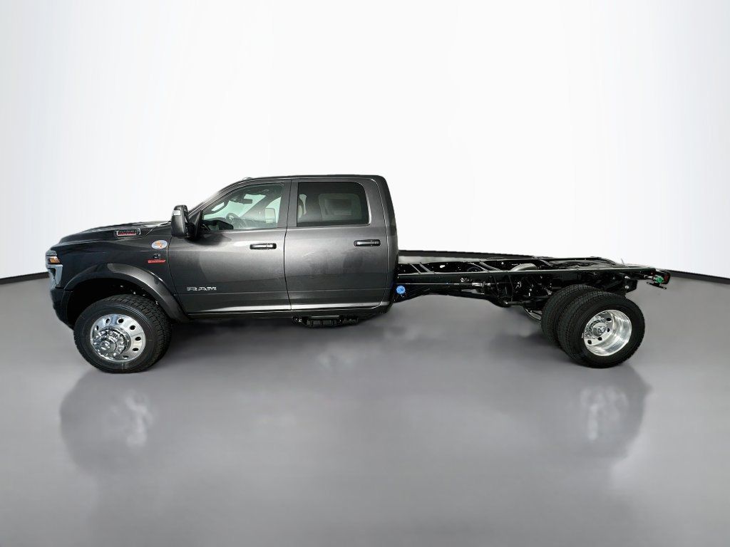New 2026 RAM 4500 4x4 Crew Cab DRW w/ Laramie Trim Package image 4