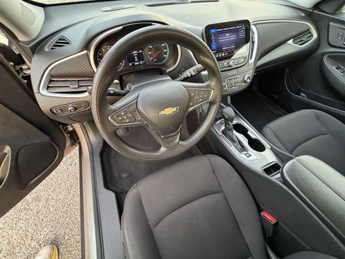 Used 2024 Chevrolet Malibu LT FWD image 19