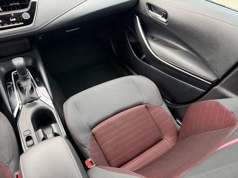 Used 2025 Toyota Corolla SE FWD image 28