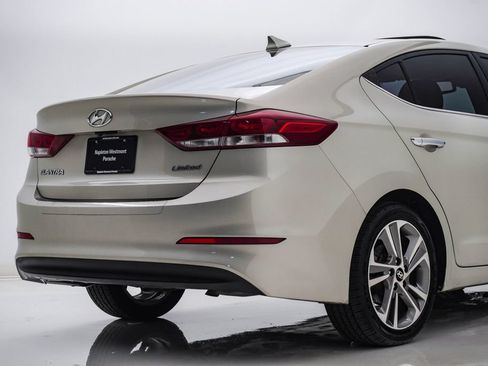 Used 2017 Hyundai Elantra Limited w/ Limited Ultimate Package 05 FWD image 12