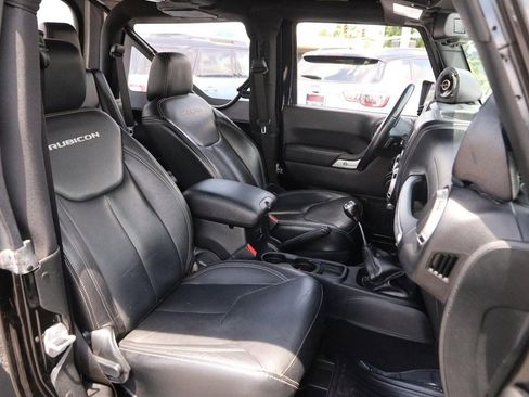 Used 2016 Jeep Wrangler Rubicon w/ Power Convenience Group AWD/4WD image 22