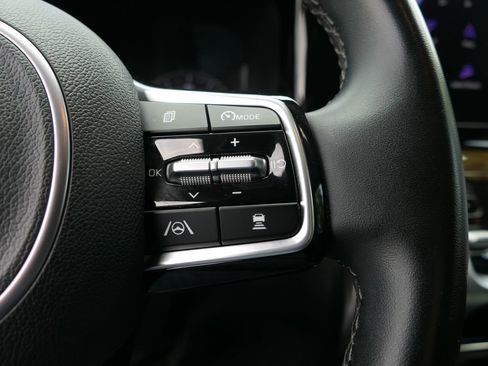 Used 2024 Kia Sorento EX AWD/4WD image 16