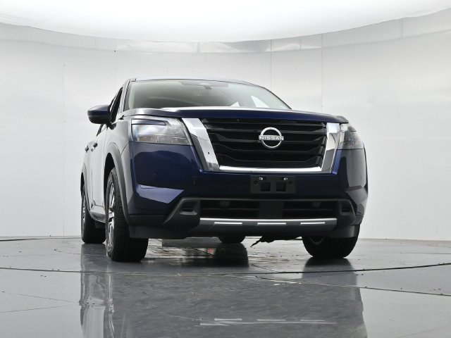 Used 2025 Nissan Pathfinder SL FWD image 37