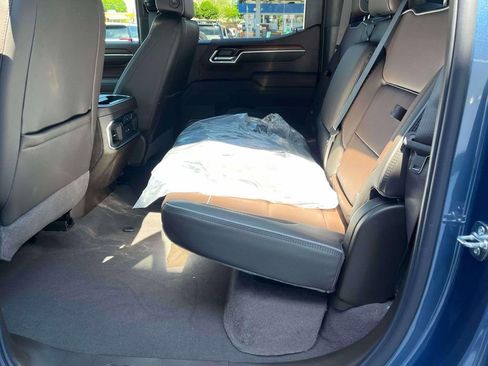 New 2026 GMC Sierra 1500 Denali w/ Denali Reserve Package image 17