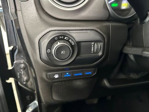 Used 2023 Jeep Wrangler Unlimited w/ Cold Weather Group image 19