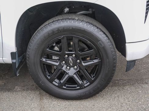 Used 2022 Chevrolet Silverado 1500 RST AWD/4WD image 9