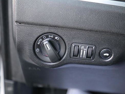 Used 2019 Chrysler 300 Touring w/ Sport Appearance Package image 10