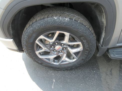 Certified 2024 GMC Sierra 1500 SLT w/ SLT Premium Plus Package AWD/4WD image 15