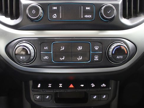 Used 2022 Chevrolet Colorado ZR2 image 17